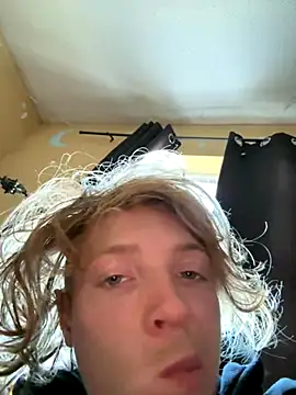 Snapshot of shhhh508 chatting on October 31, 2025, 5:58 pm shhhh508 online show from October 31, 2025, 5:58 pm