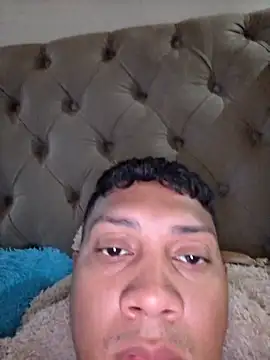 GRUESO-CURVO online show from April 15, 2026, 1:07 pm