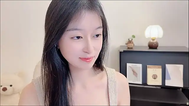 Snapshot of Onechestnut chatting on October 21, 2025, 12:06 pm Onechestnut online show from October 21, 2025, 12:06 pm