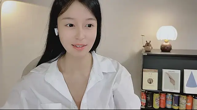 Onechestnut online show from April 23, 2026, 5:19 am