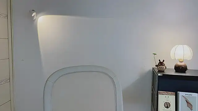Onechestnut online show from April 28, 2026, 5:12 am