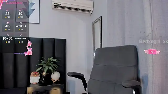 BarbieGirl xx online show from November 15, 2025, 4:54 am