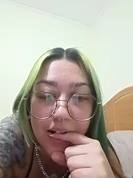 Dulcedeanis online show from February 16, 2026, 4:08 am