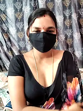 Snapshot of Lalitha-1995 chatting on March 23, 2026, 8:18 am Lalitha-1995 online show from March 23, 2026, 8:18 am