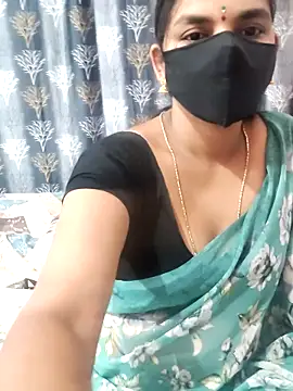 Snapshot of Lalitha-1995 chatting on April 4, 2026, 4:59 pm Lalitha-1995 online show from April 4, 2026, 4:59 pm