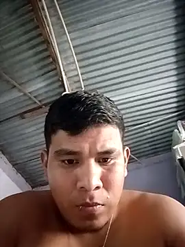 Snapshot of Oscariin96 chatting on February 2, 2026, 7:23 pm Oscariin96 online show from February 2, 2026, 7:23 pm