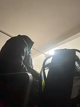 sneakdalink online show from February 16, 2026, 4:41 am