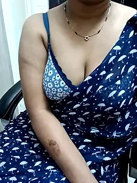 Anushka134 online show from October 13, 2025, 5:24 pm