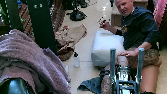 Snapshot of 6mickey9 chatting on October 20, 2025, 8:53 pm 6mickey9 online show from October 20, 2025, 8:53 pm