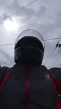 carolinhe  online show from November 6, 2025, 6:31 pm