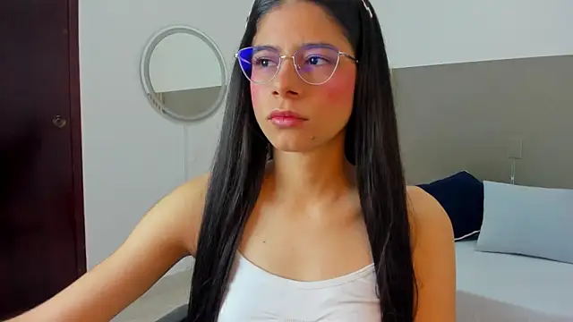 carlina 15 online show from March 12, 2026, 12:11 pm