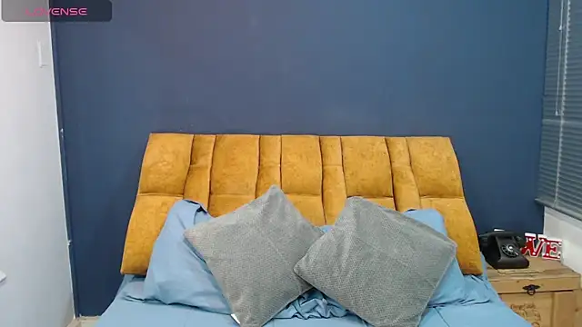 KendraaSimons online show from April 15, 2026, 7:43 pm