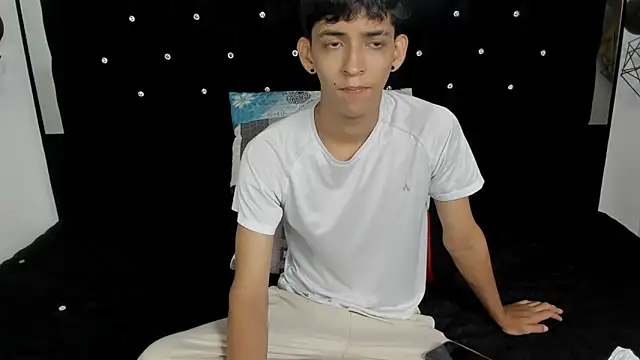 Sebas cat online show from April 11, 2026, 3:55 am