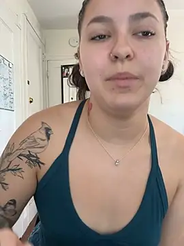 Snapshot of babykalirose chatting on April 17, 2026, 1:47 pm babykalirose online show from April 17, 2026, 1:47 pm