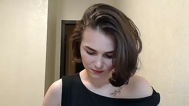Snapshot of Silviaa_a chatting on June 7, 2026, 7:28 pm Silviaa a online show from June 7, 2026, 7:28 pm