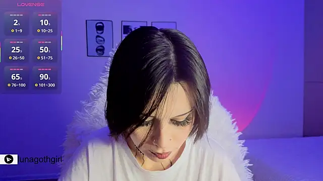 IamLuna2006 online show from April 4, 2026, 5:16 am