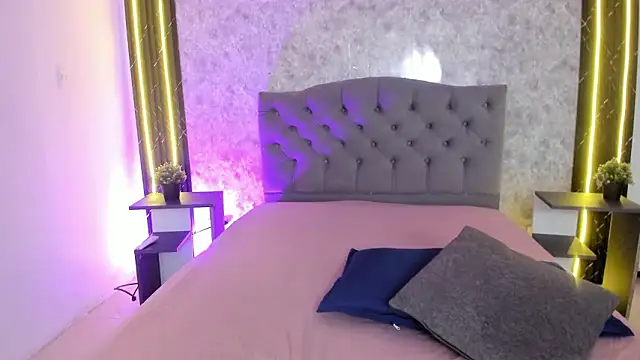 GiannaSlimJB online show from February 26, 2026, 7:35 pm