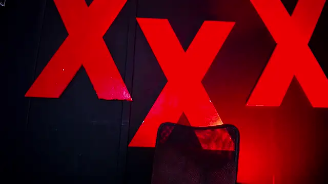 abrilbigcock online show from April 7, 2026, 1:06 am