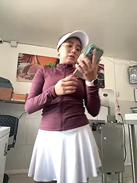 Michelle Zoe online show from September 25, 2025, 4:54 pm