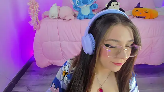 hannacutegod online show from April 15, 2026, 5:58 am
