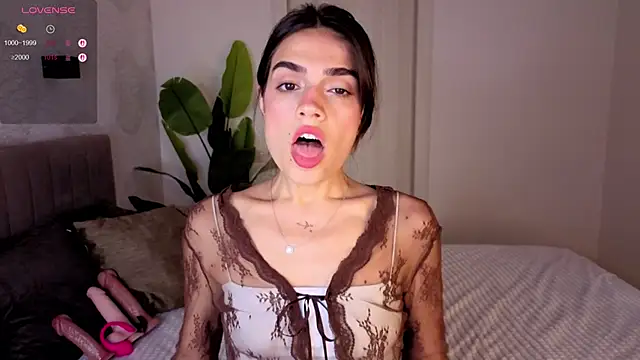 Snapshot of NIghtFloat chatting on September 13, 2025, 5:18 am NIghtFloat online show from September 13, 2025, 5:18 am