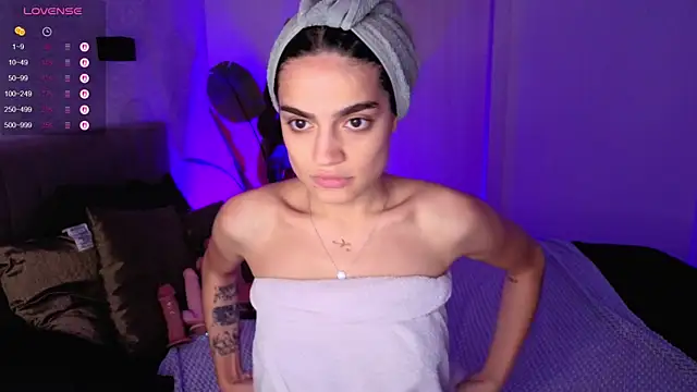 Snapshot of NIghtFloat chatting on September 26, 2025, 6:28 am NIghtFloat online show from September 26, 2025, 6:28 am