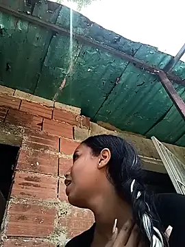 Fernanda30 online show from April 10, 2026, 4:23 pm