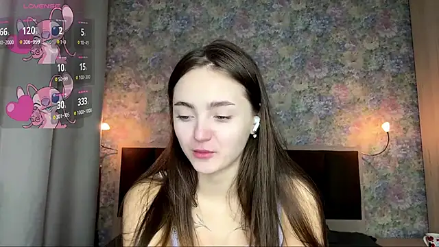 Snapshot of LoraDavi chatting on April 11, 2026, 7:56 am LoraDavi online show from April 11, 2026, 7:56 am