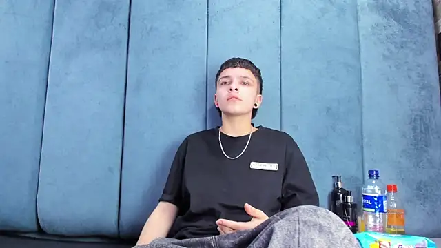 Megan Thompson  online show from March 20, 2026, 2:16 am