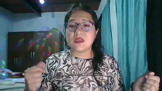 Snapshot of scarlett_widow_ chatting on October 8, 2025, 2:53 am scarlett widow  online show from October 8, 2025, 2:53 am