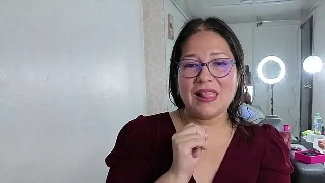 scarlett widow  online show from December 20, 2025, 3:35 am