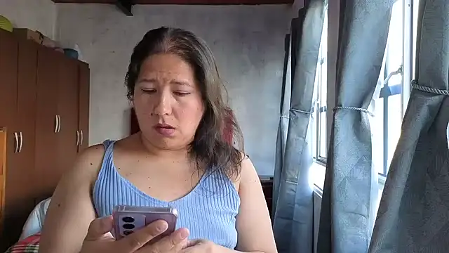 scarlett widow  online show from April 2, 2026, 9:01 pm