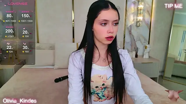 Snapshot of Olivia_Kindes chatting on October 12, 2025, 5:01 pm Olivia Kindes online show from October 12, 2025, 5:01 pm