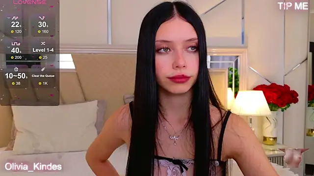 Snapshot of Olivia_Kindes chatting on October 13, 2025, 5:02 pm Olivia Kindes online show from October 13, 2025, 5:02 pm