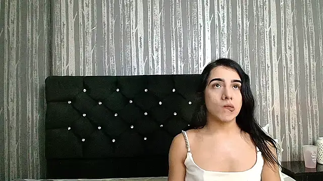 Alicee Moonn online show from May 20, 2026, 7:53 pm