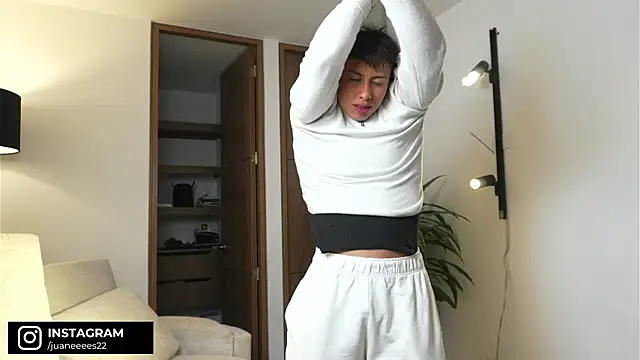 DeusbelliS online show from April 15, 2026, 1:12 am