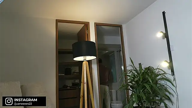 Snapshot of DeusbelliS chatting on April 23, 2026, 12:01 am DeusbelliS online show from April 23, 2026, 12:01 am