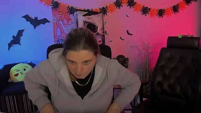 inga gree online show from November 1, 2025, 7:49 pm