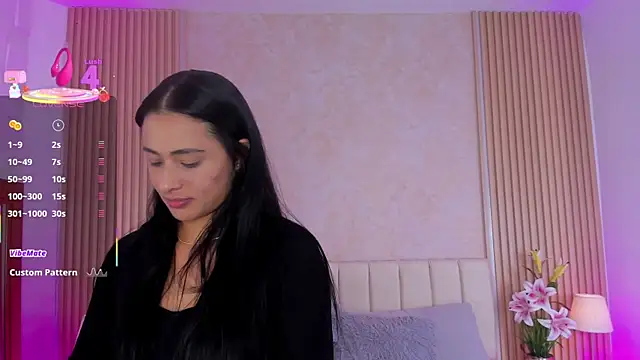 ZOEBARLOWE online show from October 1, 2025, 7:20 pm