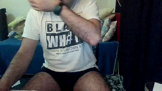 Snapshot of st206boy chatting on May 10, 2026, 12:49 am st206boy online show from May 10, 2026, 12:49 am