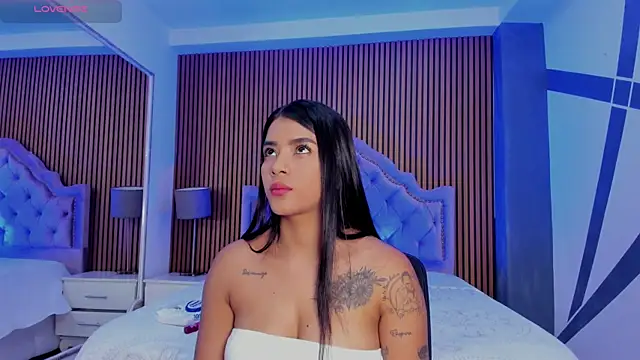 SelenaStonne online show from September 17, 2025, 8:21 pm