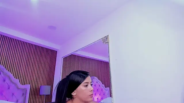 SelenaStonne online show from November 7, 2025, 7:58 pm