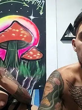 parejajuguetona420 online show from March 9, 2026, 3:32 am