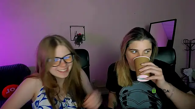 foxy tease  online show from September 24, 2025, 10:24 pm