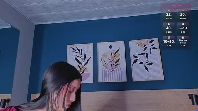 SarahMiler  online show from September 11, 2025, 12:05 pm