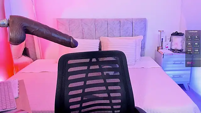 Taylormaxwell online show from February 5, 2026, 8:57 pm