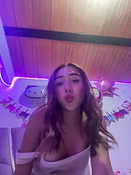 Snapshot of karol_cb chatting on October 7, 2025, 7:33 pm karol cb online show from October 7, 2025, 7:33 pm