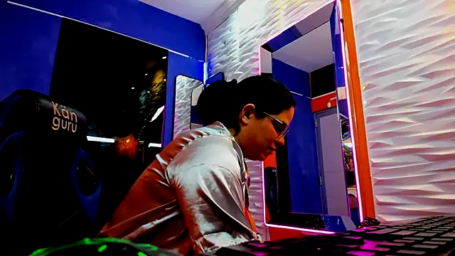 Snapshot of lucia_ht chatting on September 9, 2025, 2:11 am lucia ht online show from September 9, 2025, 2:11 am