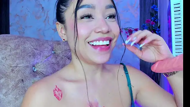 Snapshot of Eva_cutte chatting on April 29, 2026, 5:30 pm Eva cutte online show from April 29, 2026, 5:30 pm