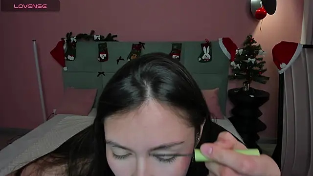 Tina Porter online show from December 17, 2025, 1:33 am